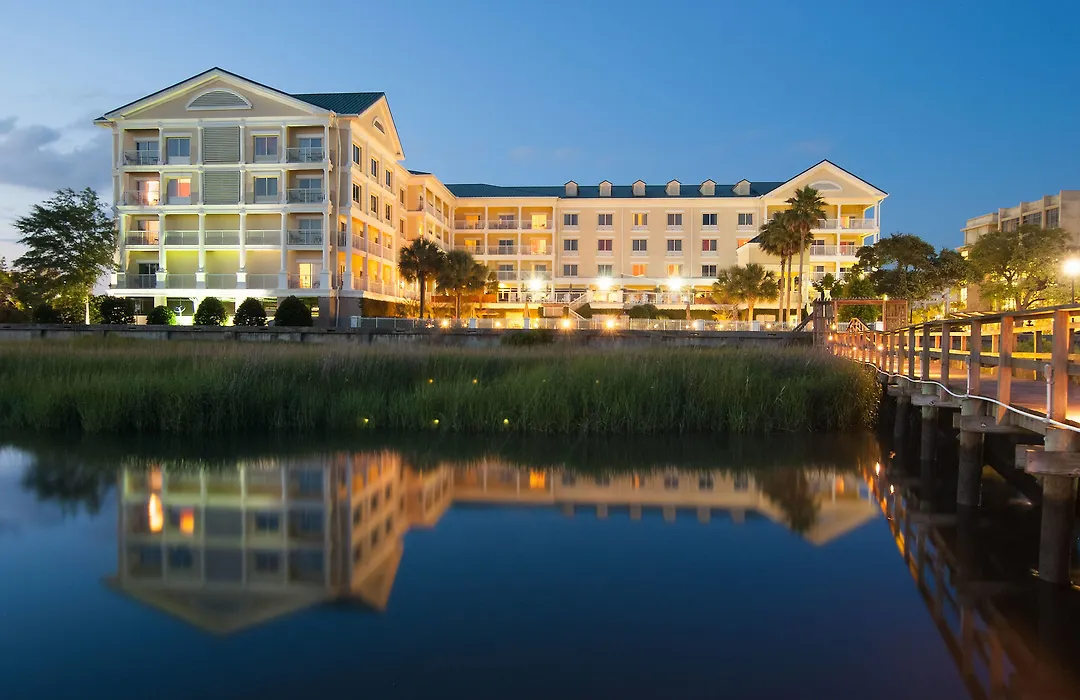 Courtyard Charleston Waterfront-1
